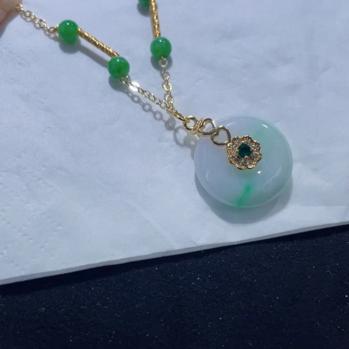 翡翠未镶嵌吊坠(赠链)