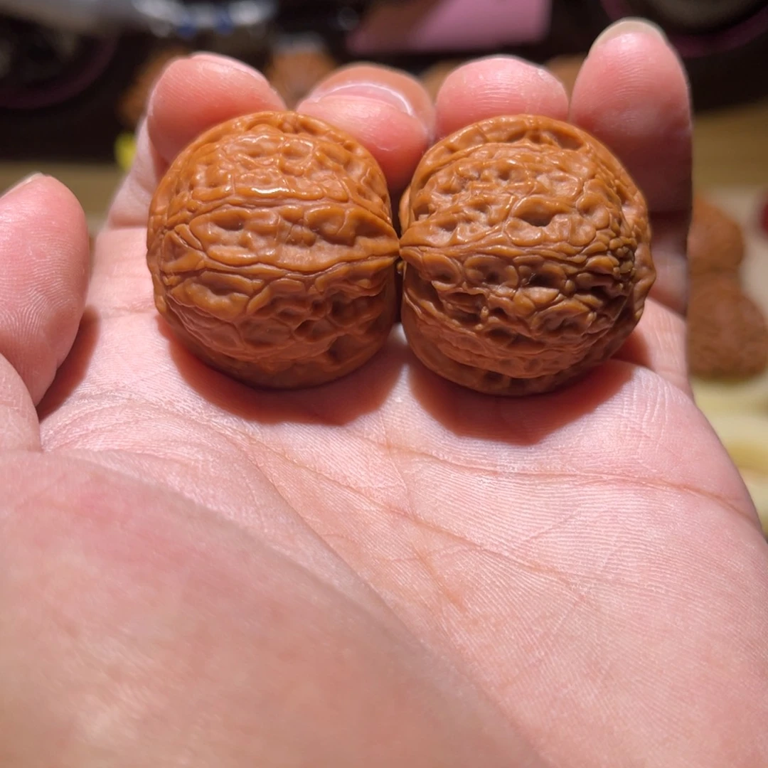 文玩核桃吊坠健***营龙胆元宝