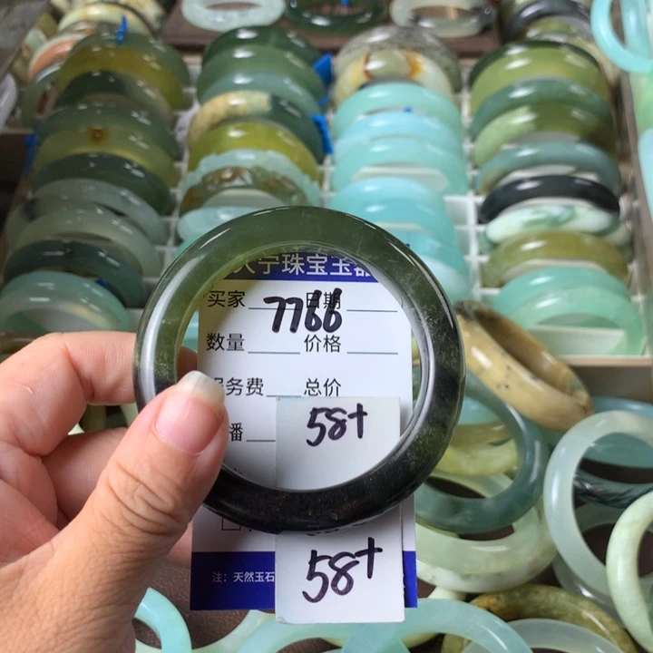 未镶嵌蛇纹石玉手镯7766