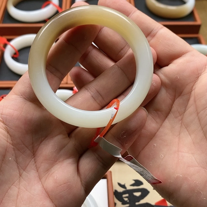 【闪购商品】未镶嵌手镯和田玉