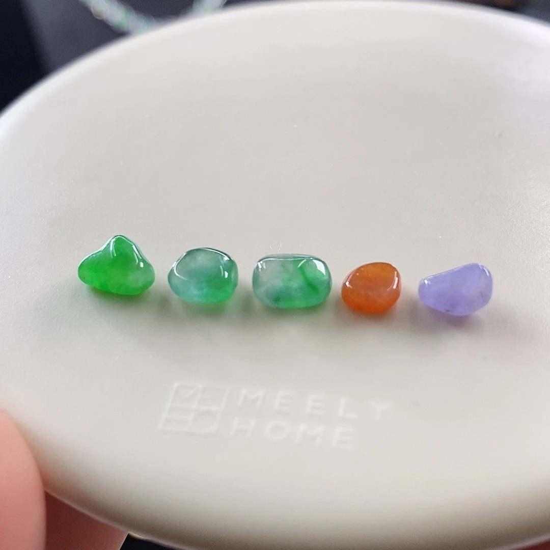 裸石翡翠一手随形