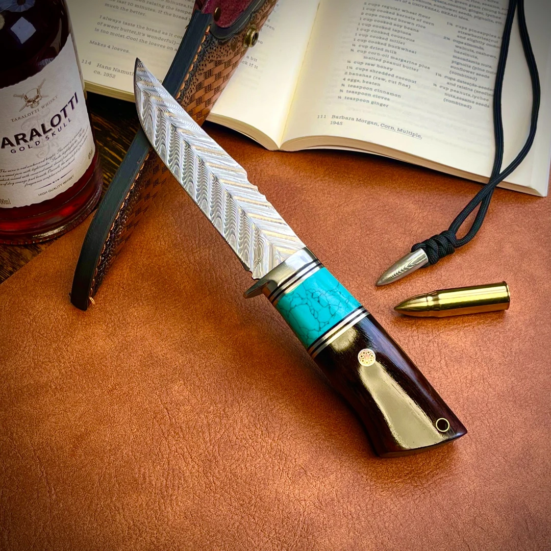 【区分市面真假】原矿绿松工匠级羽毛纹锻造大马手工工艺收藏刀