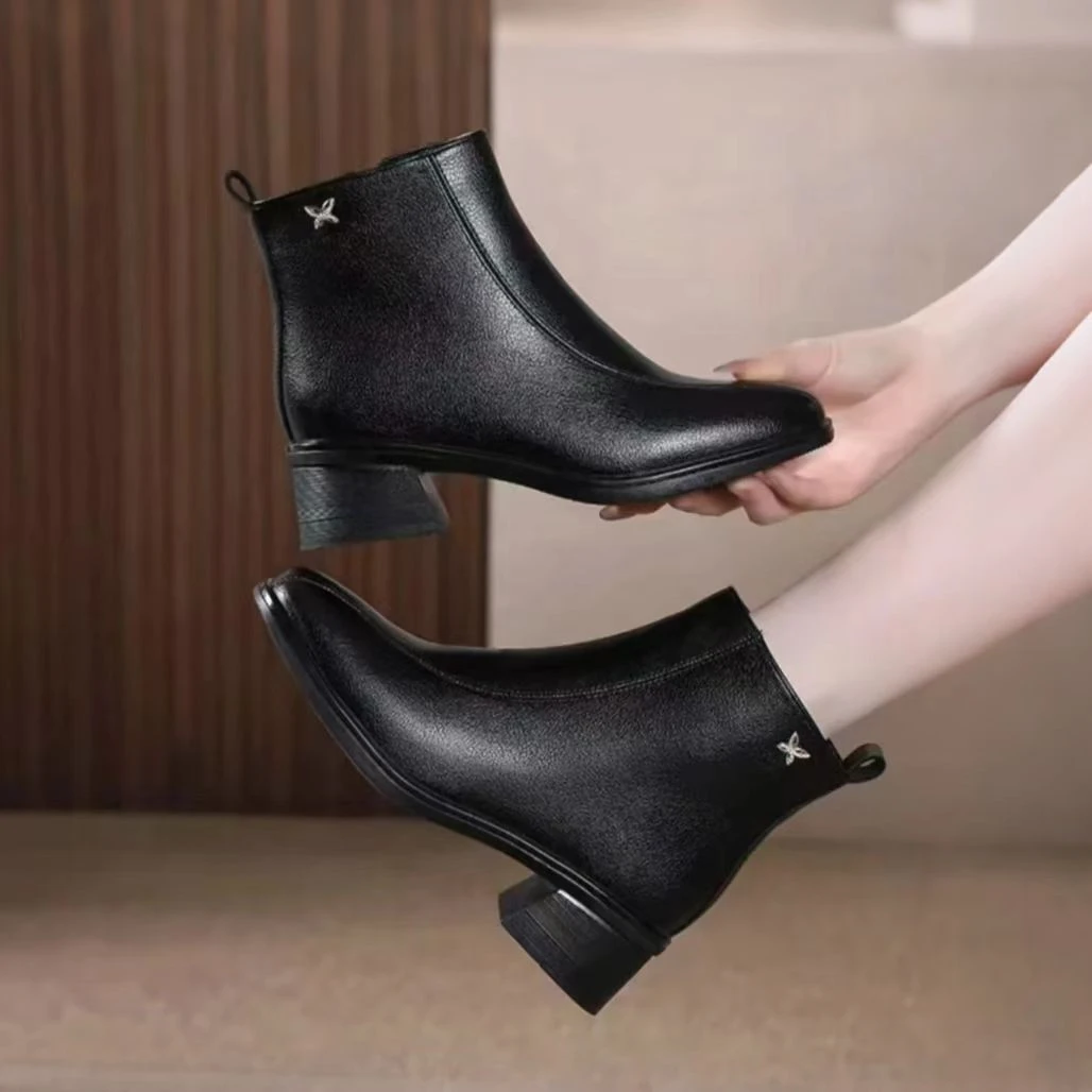 【品牌力荐】高端时尚英伦风舒适高级百搭软底软面短靴1088