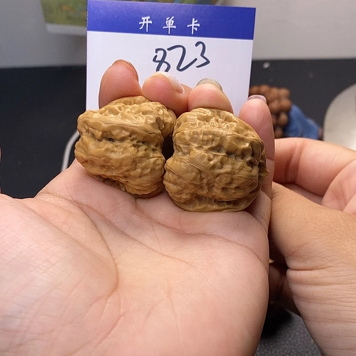桃核吊坠蛤蟆头36无刀痕磕尖s