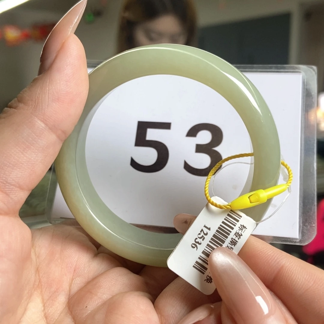 【闪购商品】未镶嵌手镯和田玉