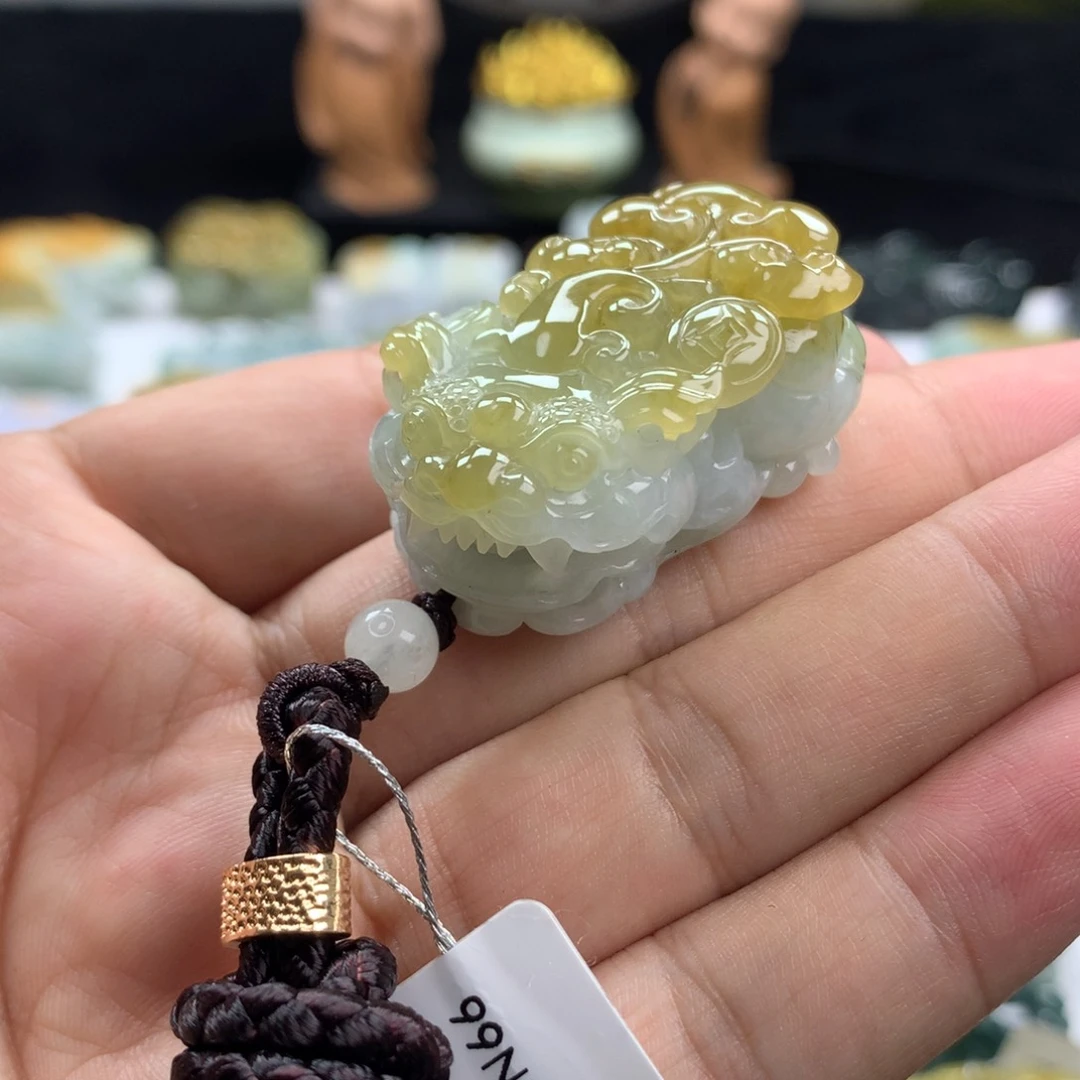 翡翠未镶嵌颈饰翡翠貔貅