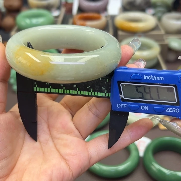 石英岩玉手镯未镶嵌
