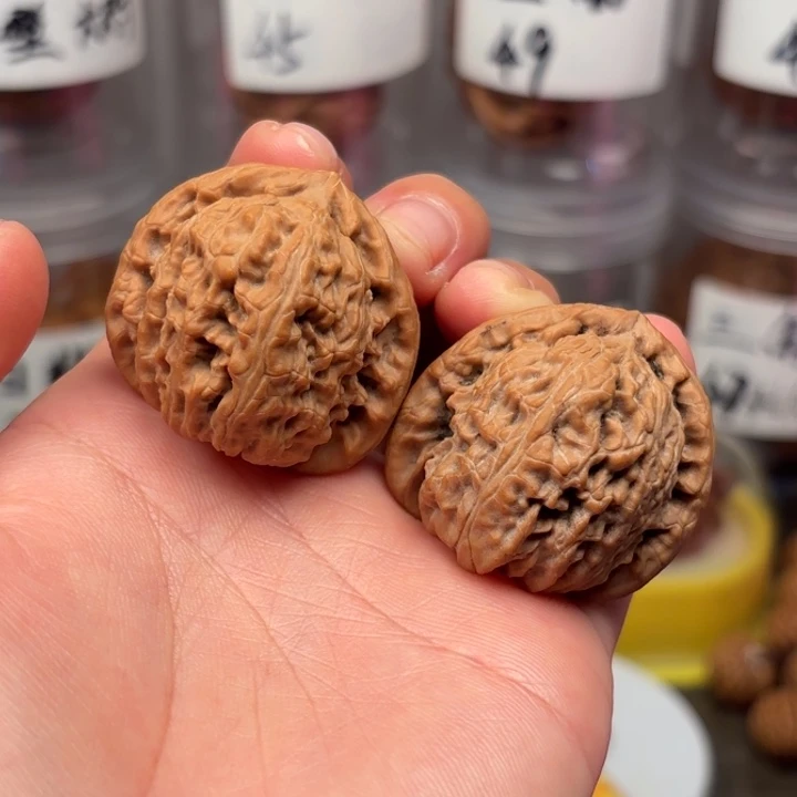 桃核吊坠35白狮子111