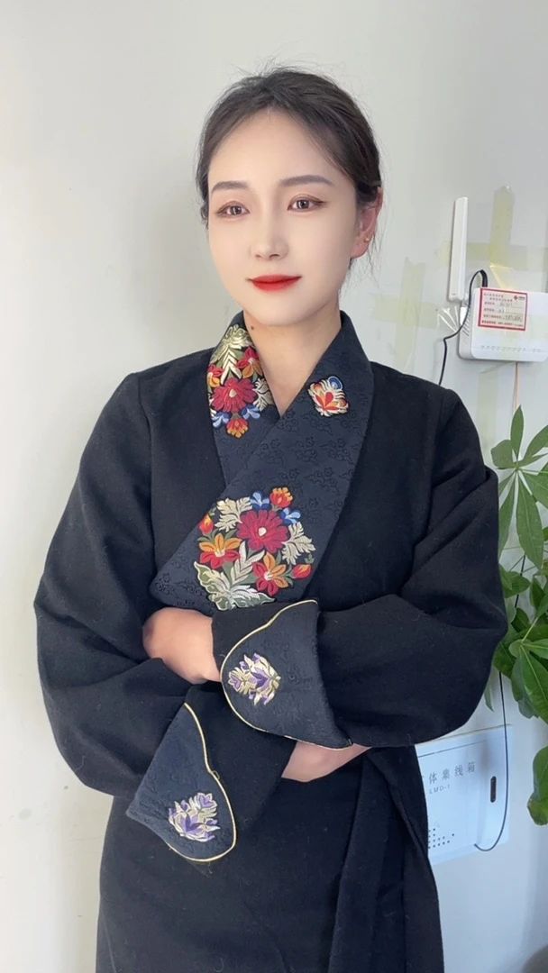 藏式加厚西藏服秋冬长款博拉气质时尚重工设计感