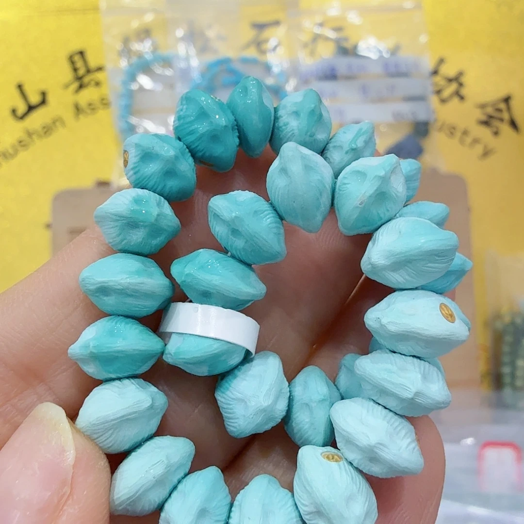 绿松石未镶嵌珠宝奇石