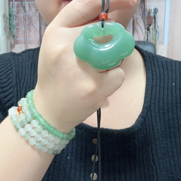 石英质玉未镶嵌颈饰东陵玉大锁