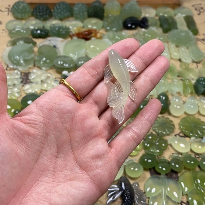 蛇纹石玉合金颈饰