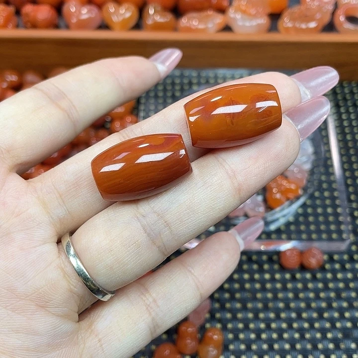 南红玛瑙未镶嵌颈饰桶珠