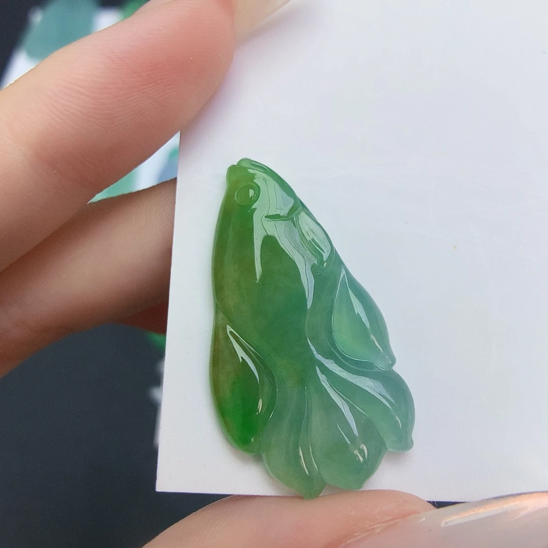 翡翠未镶嵌颈饰锦鲤