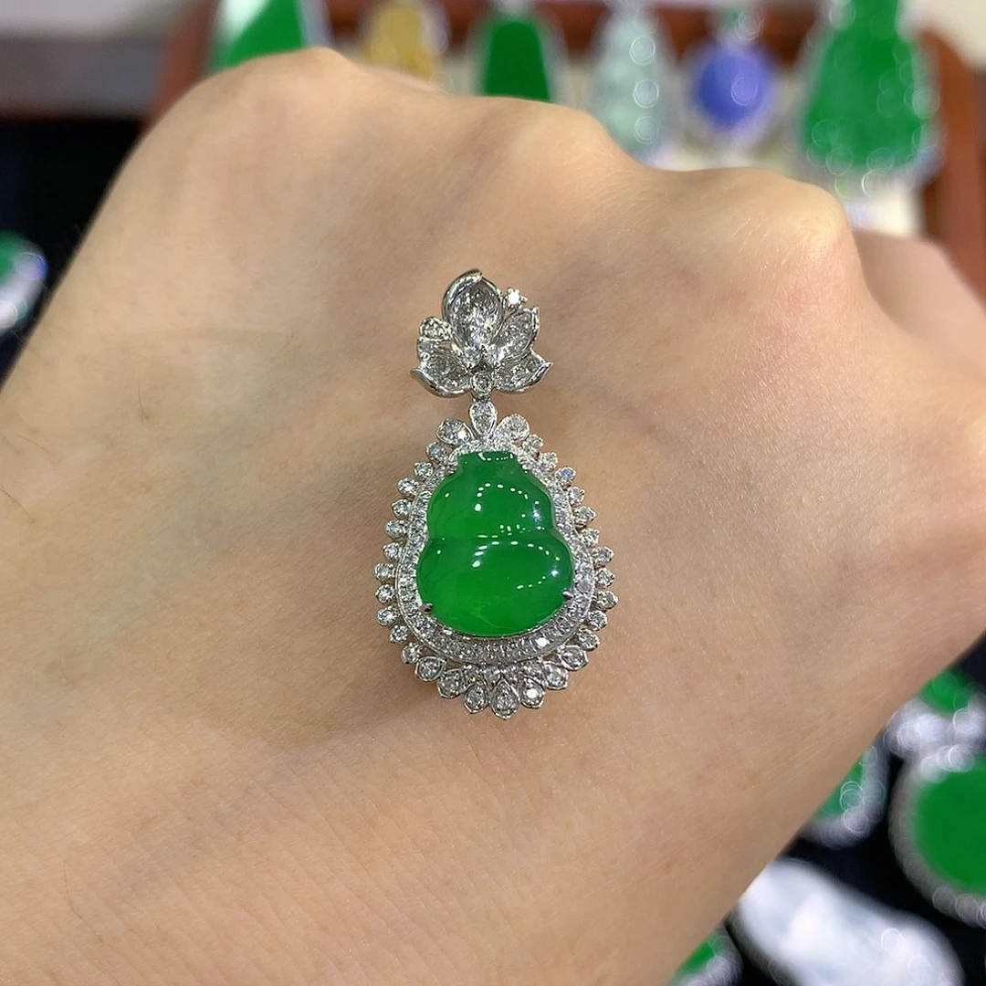 【闪购商品】吊坠(不含链)18K金镶嵌翡翠葫芦