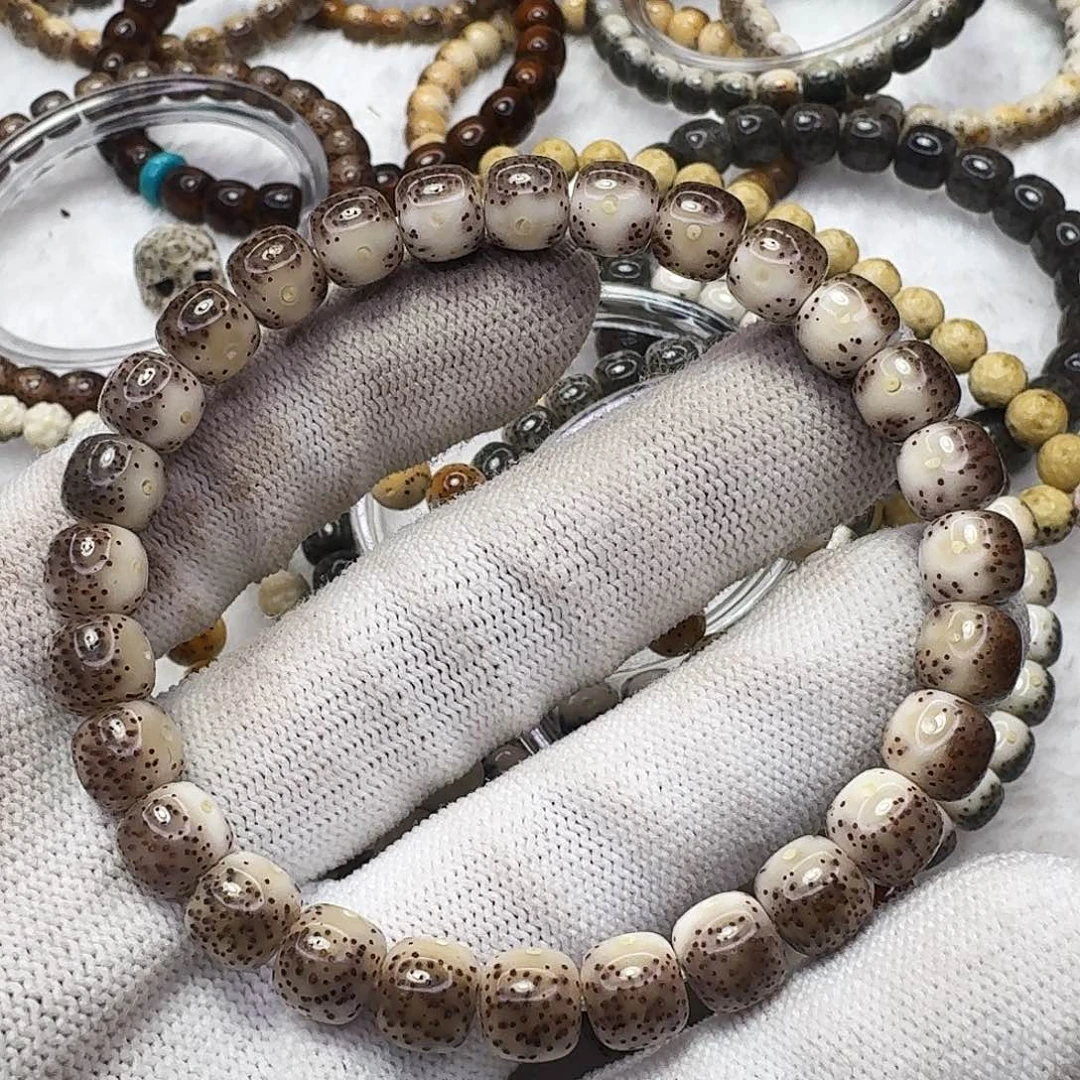 星月菩提吊坠87冰粉河豚（带月）