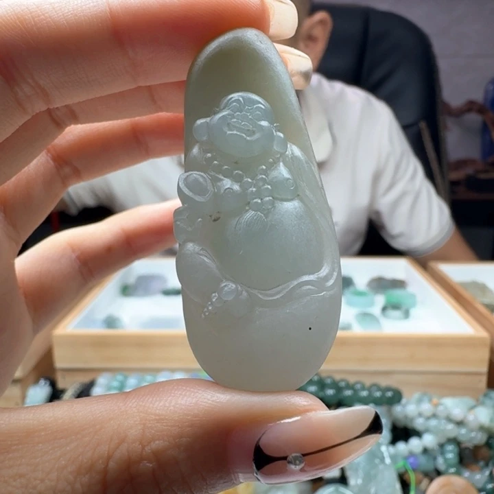 大***哒未镶嵌定制翡翠逍遥佛