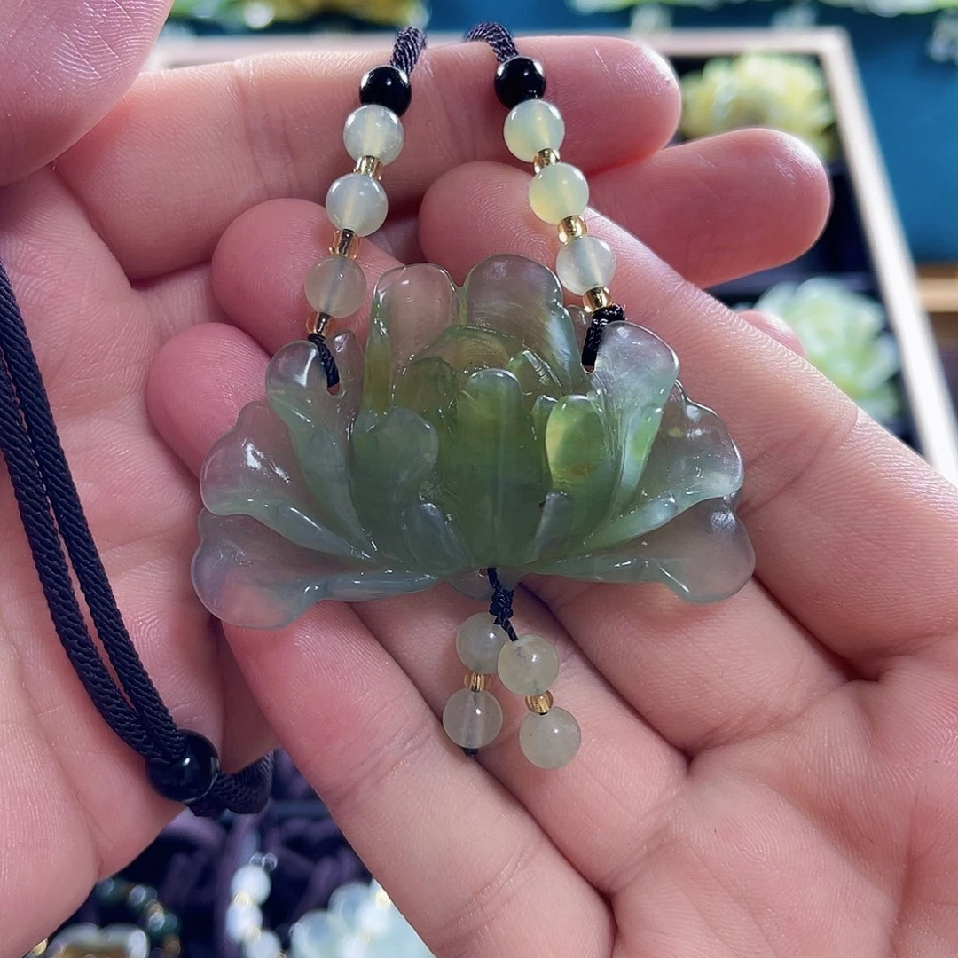 蛇纹石玉颈饰未镶嵌韩*橙