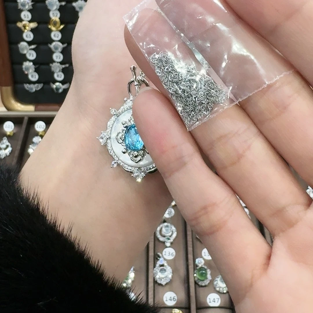 芙蓉石颈饰银S925镶嵌玉***.