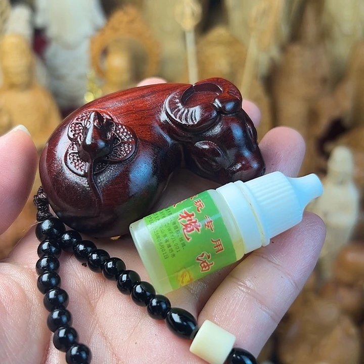 非洲紫檀（红花梨）紫檀木牛