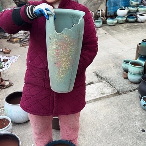 口20高45瑕疵盆子。