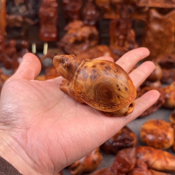 绿***豆太行崖柏手把件的设计和制作