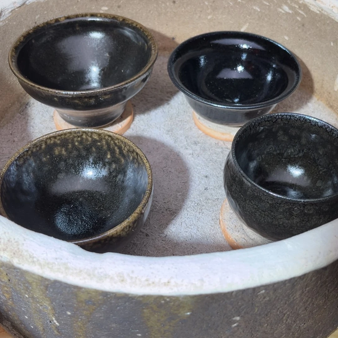 茶盏义兴龙窑坚持真柴烧