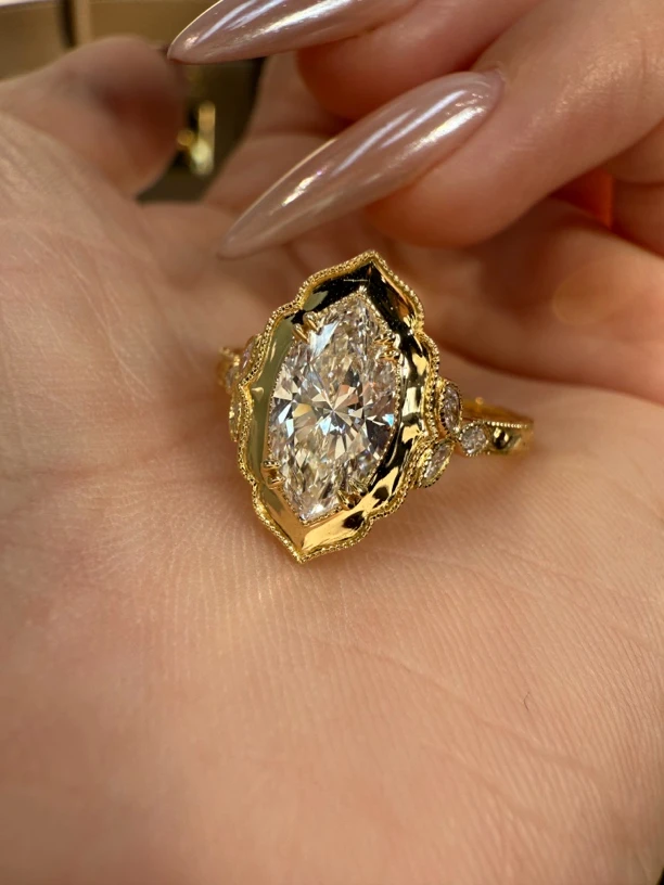 实验室培育钻石【念慈高定】18k一克拉马眼雕金复古宫廷风戒指3.84g