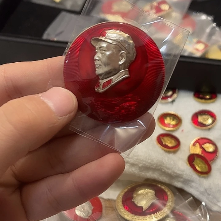 哇***咔像章哦已有很多事情的