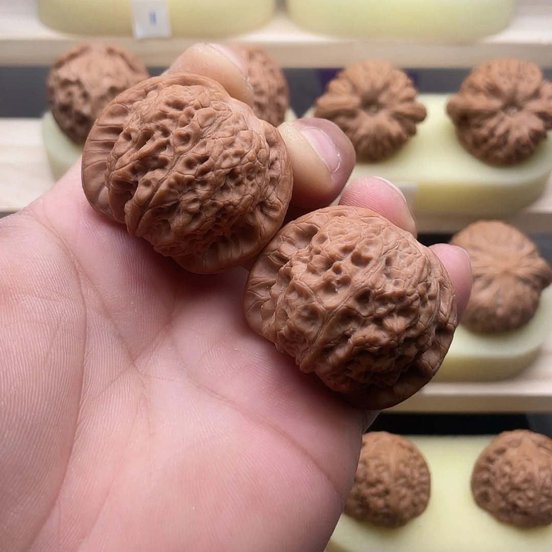 吊坠文玩核桃42特价血麒麟