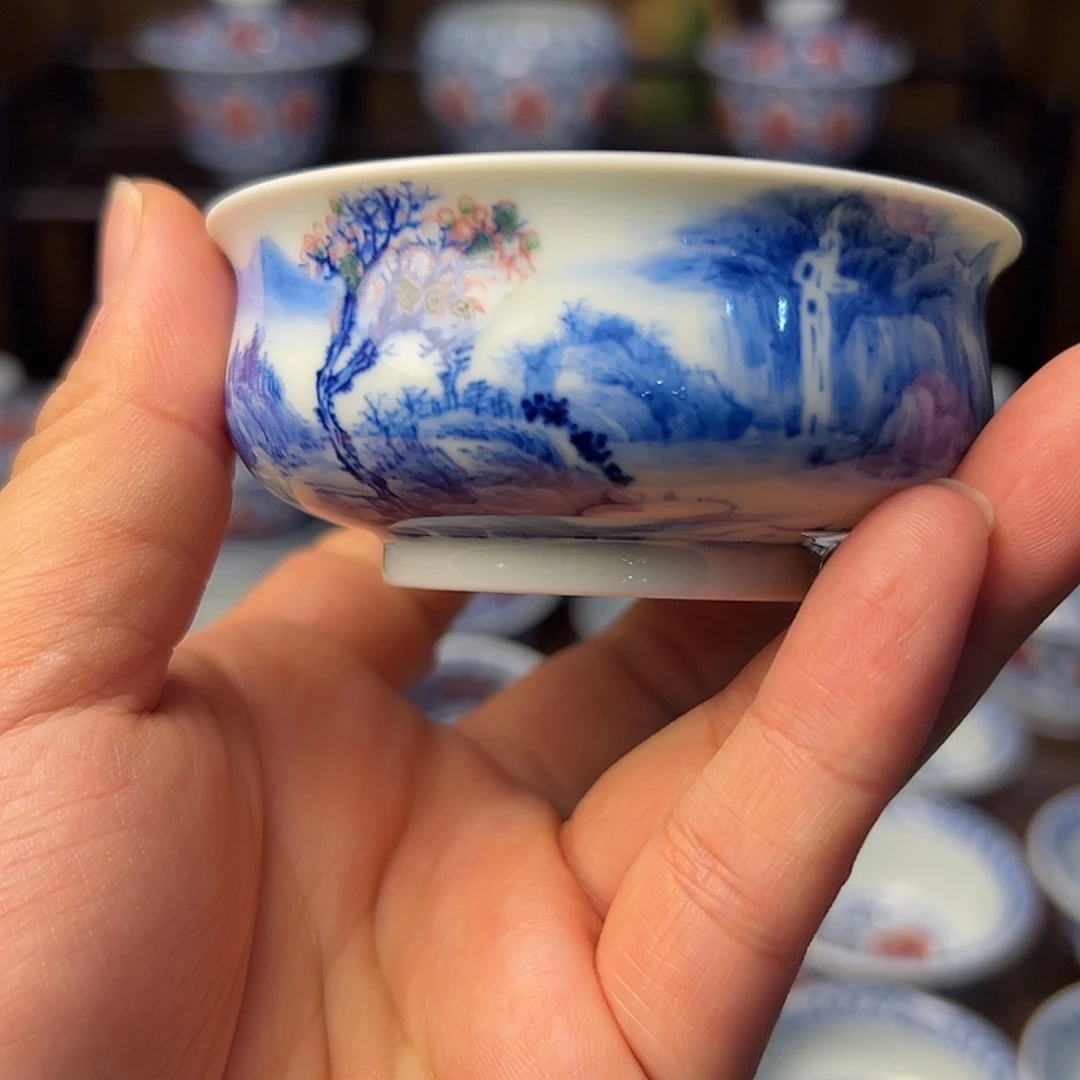 青花釉里红炉式杯活动款