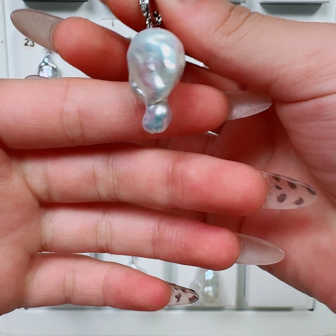 淡水珍珠颈饰合金