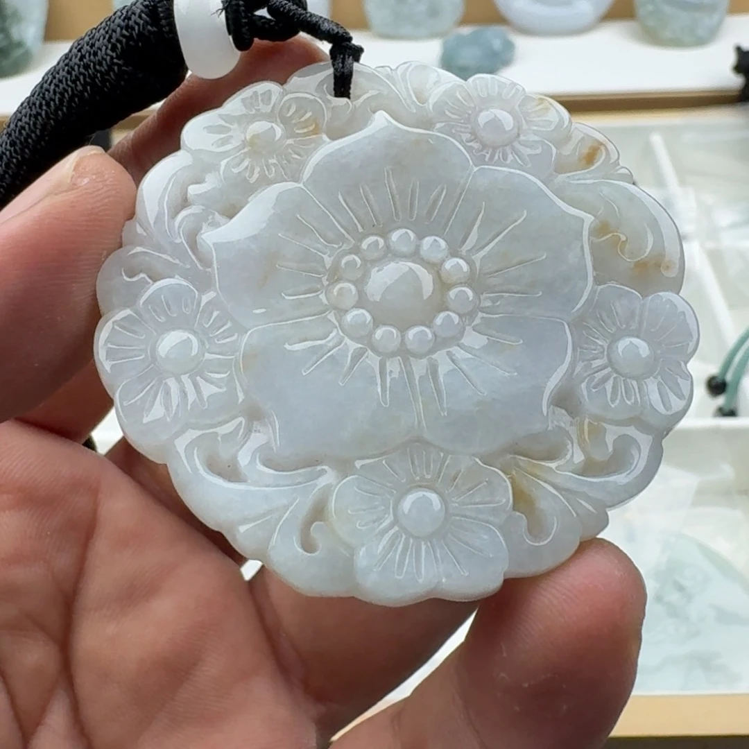 翡翠未镶嵌颈饰天然缅甸A货翡翠