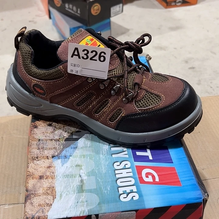 编码326号。43码微瑕防砸防刺劳保鞋