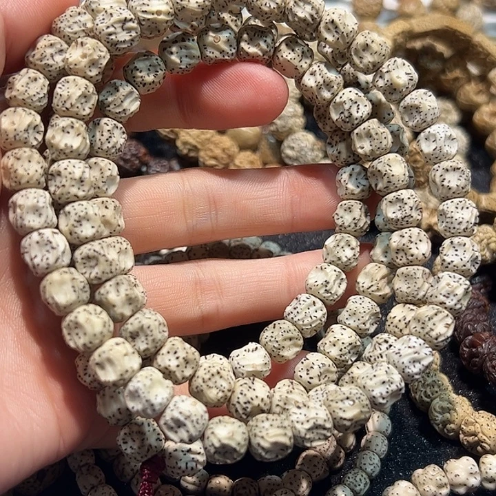 星月菩提吊坠星月菩提雕刻120颗