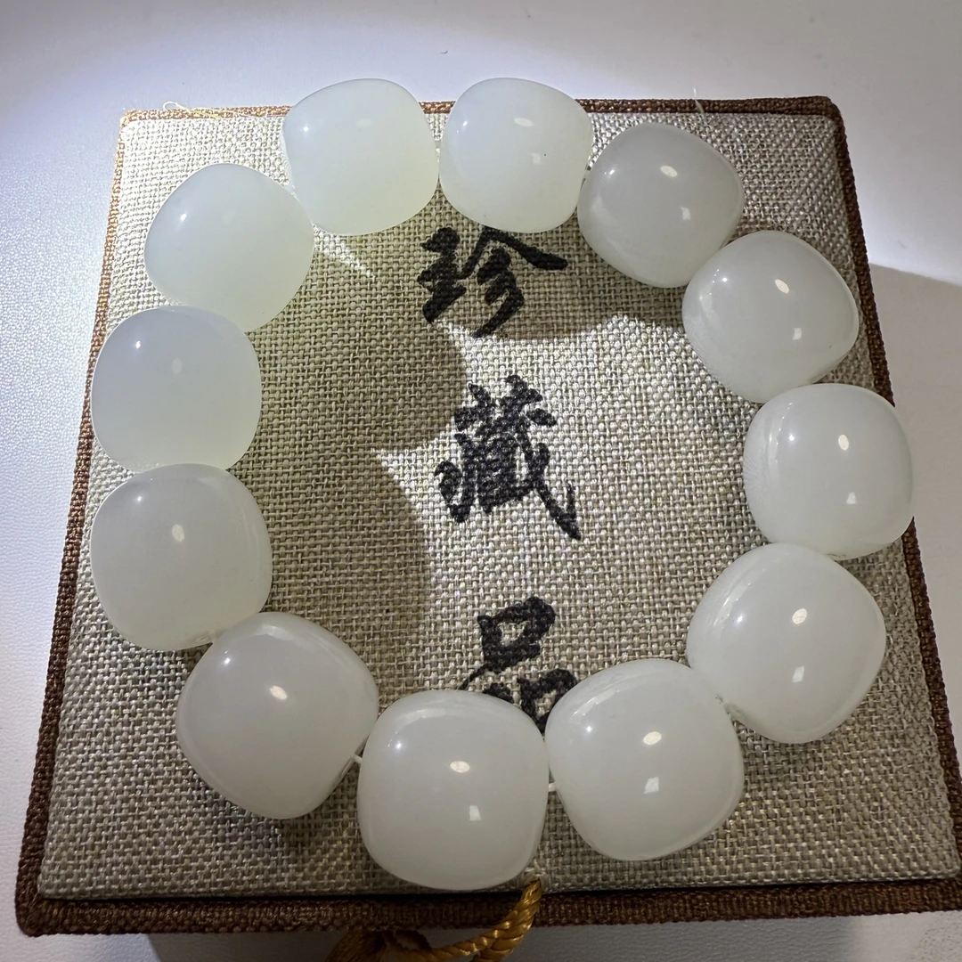 新疆 白 羊  （卡18老型珠）