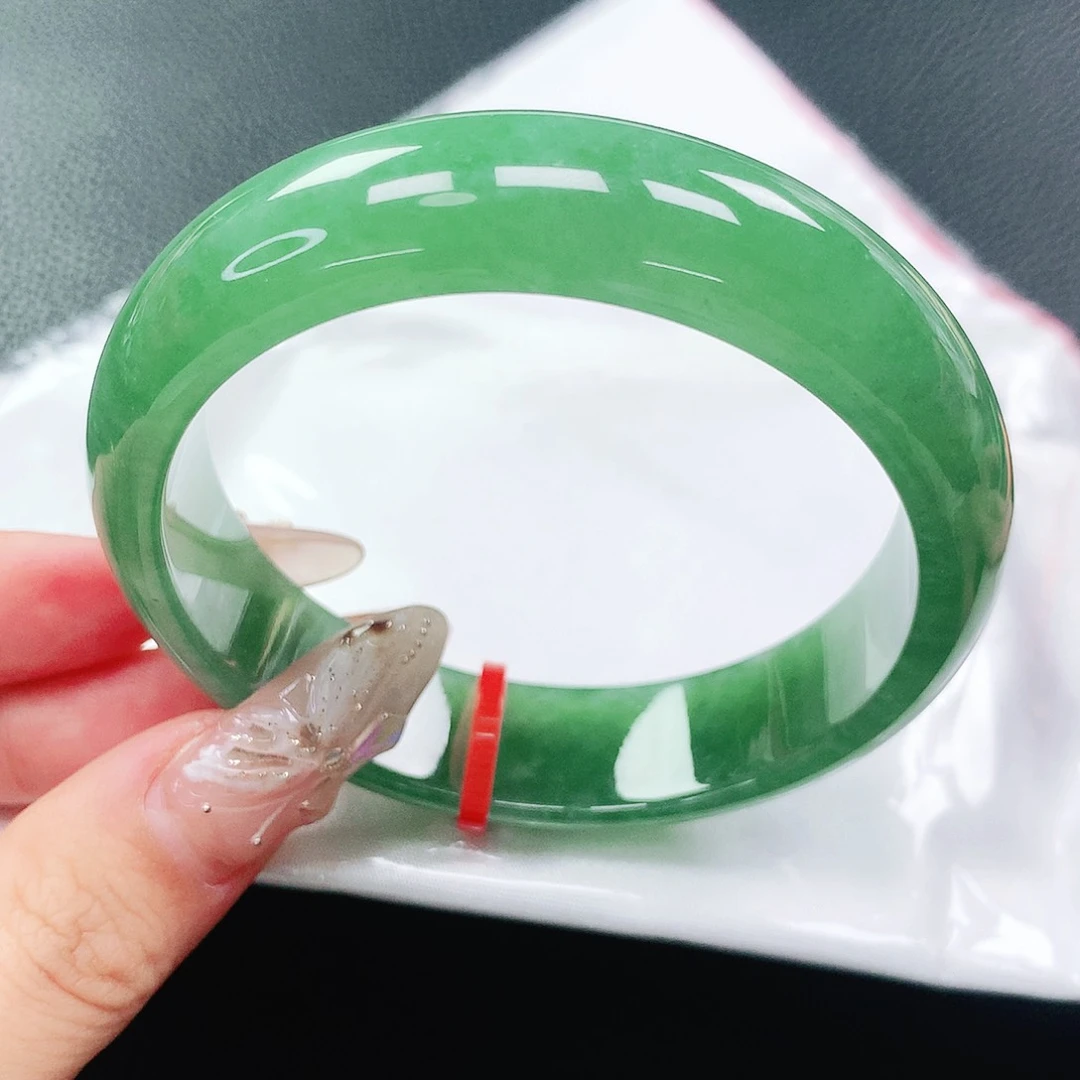 翡翠手镯未镶嵌57圈