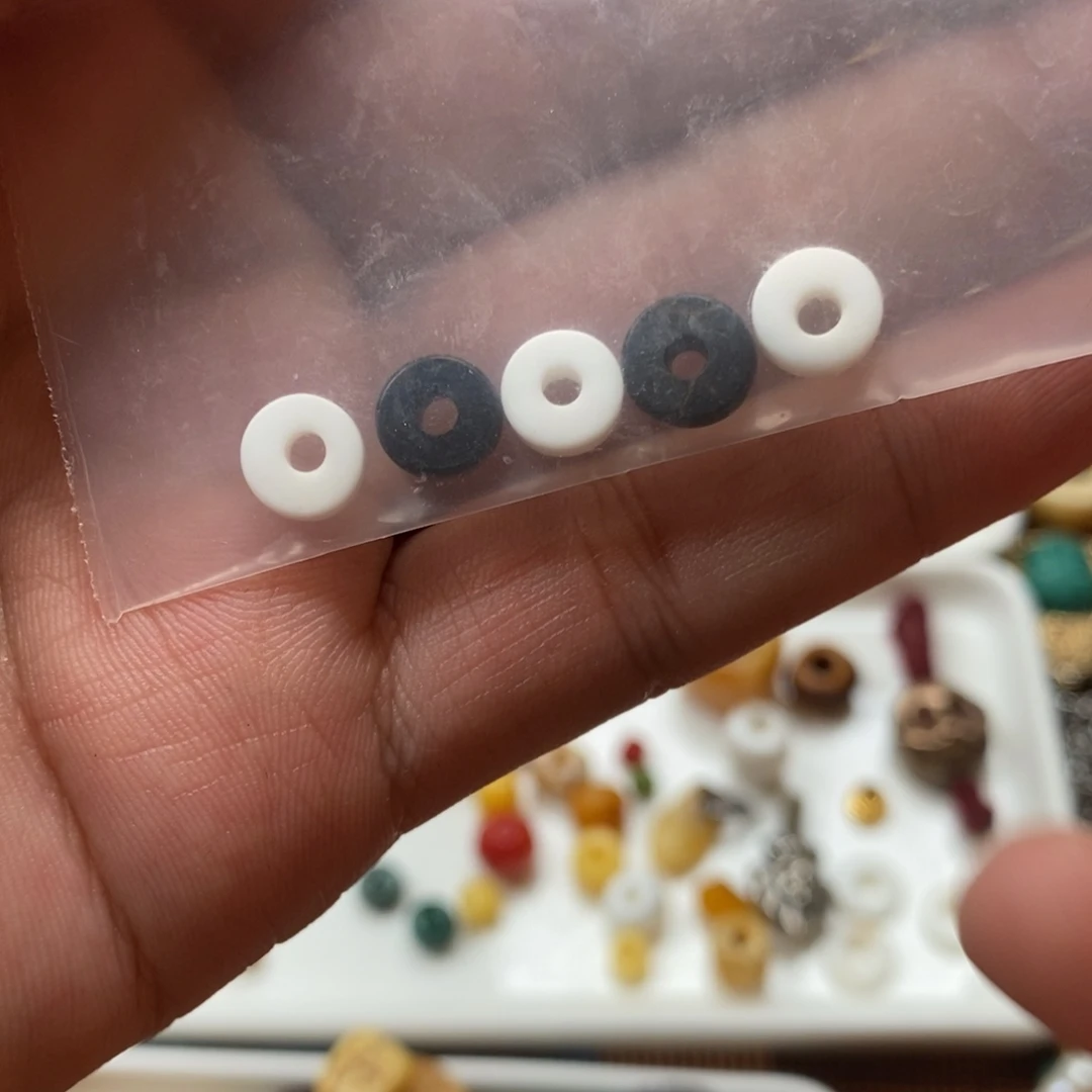 张***然合金颈饰玛瑙/玉髓