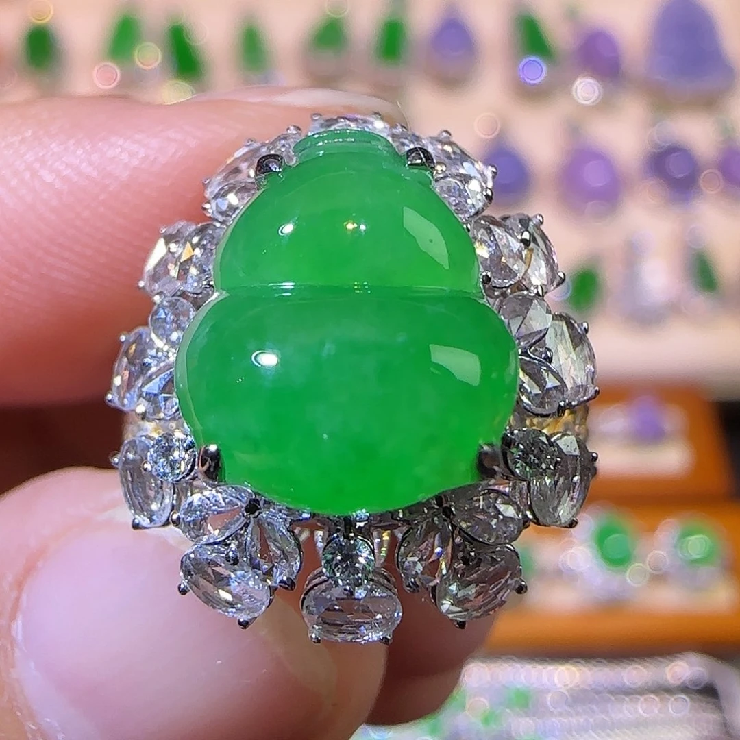 翡翠18K金镶嵌戒指