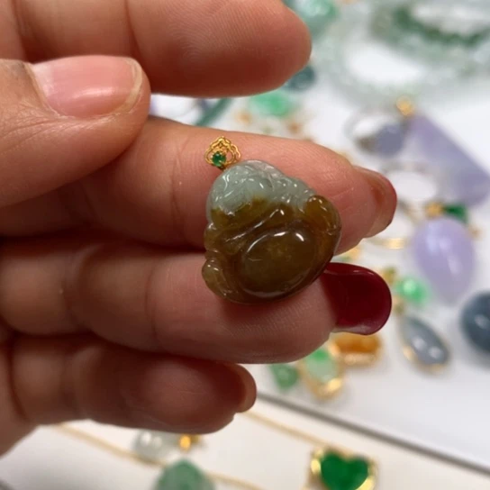 翡翠颈饰未镶嵌翡翠