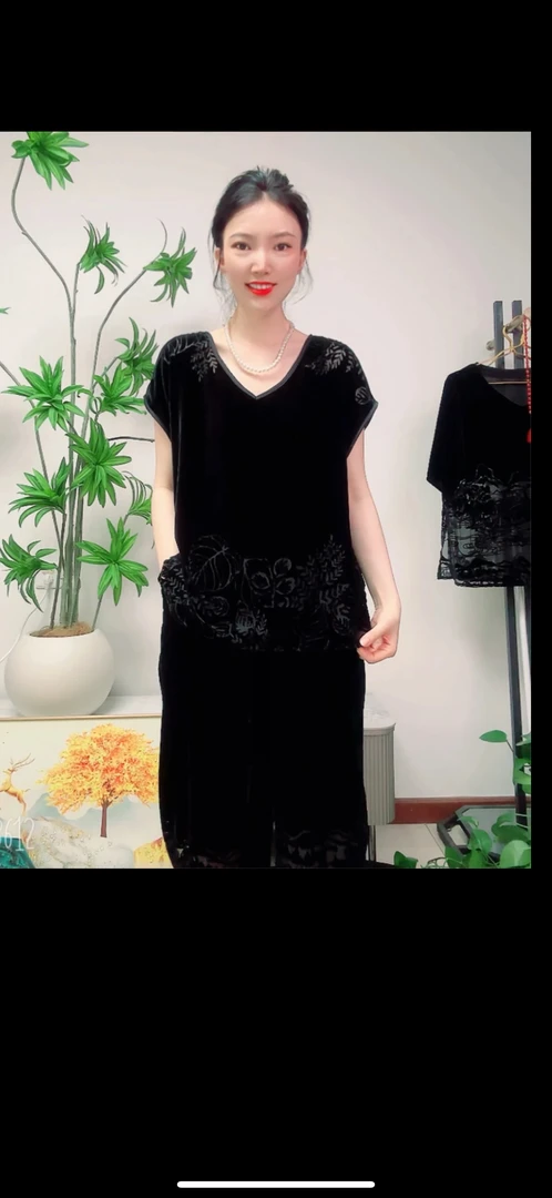 丝绒烧花时尚气质遮肉妈妈装镂空工艺百搭遮肉显瘦
