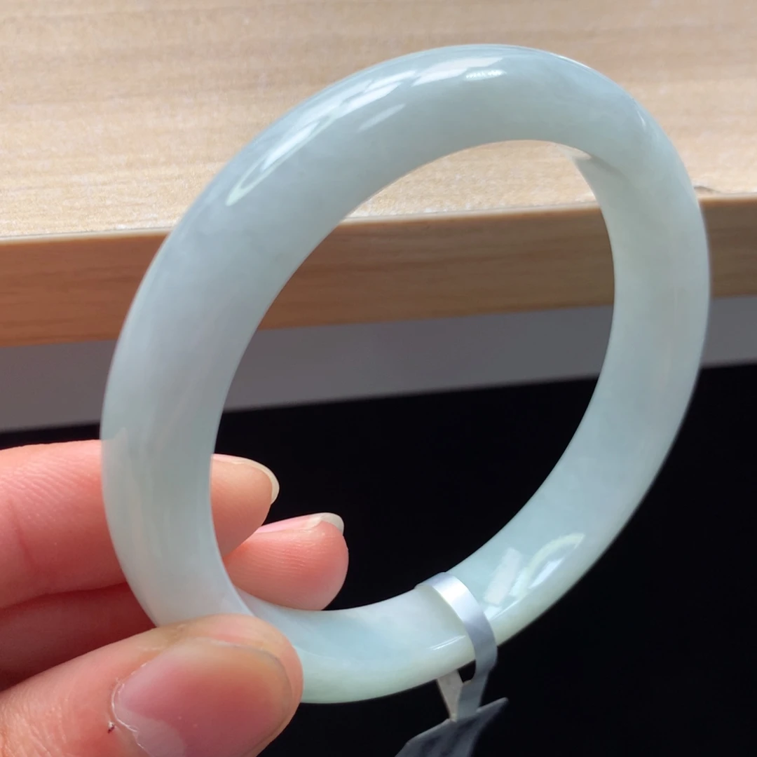 未镶嵌手镯翡翠手镯