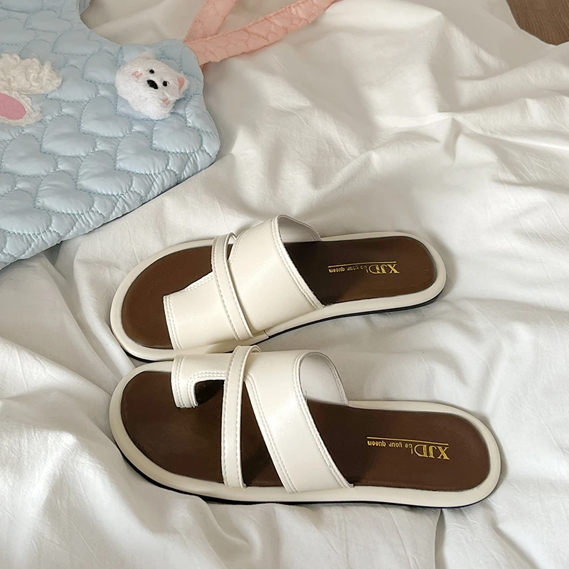 韩版平底套趾拖鞋女外穿2025新款春季小众夏天沙滩防滑罗马凉拖鞋