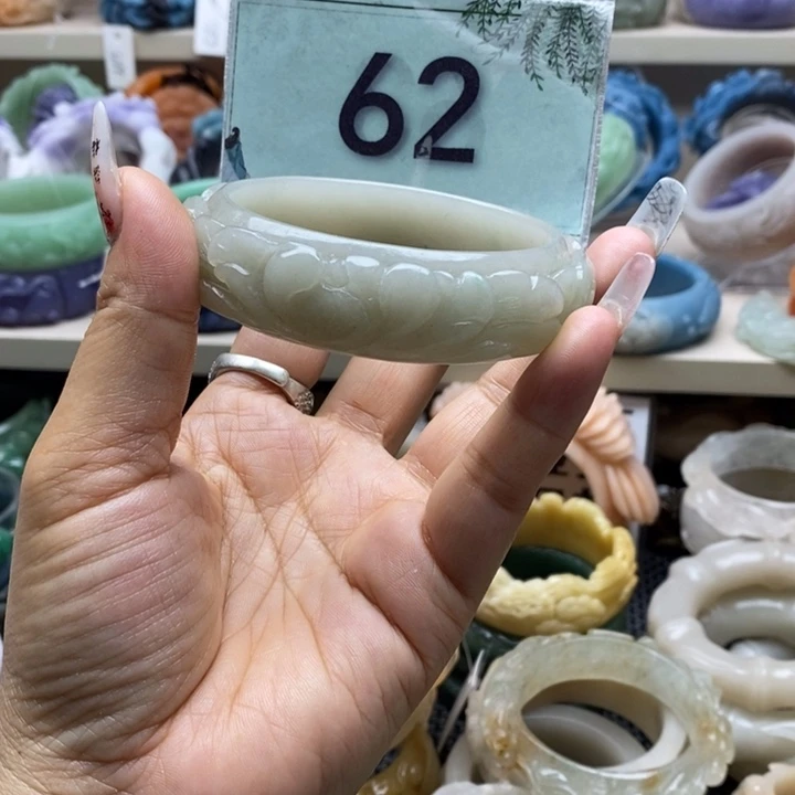 未镶嵌手镯石英岩玉