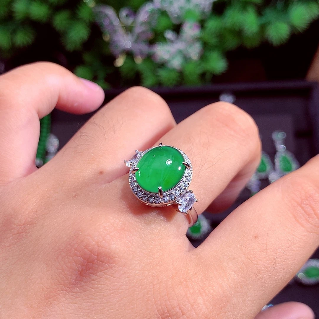 颈饰未镶嵌翡翠天然