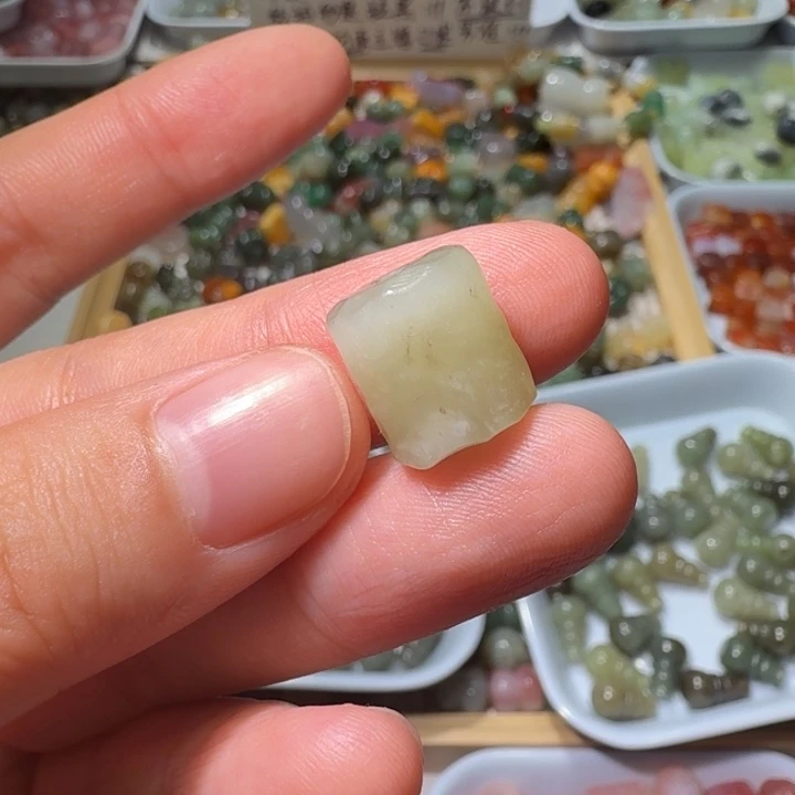 和田玉未镶嵌珠宝半成品