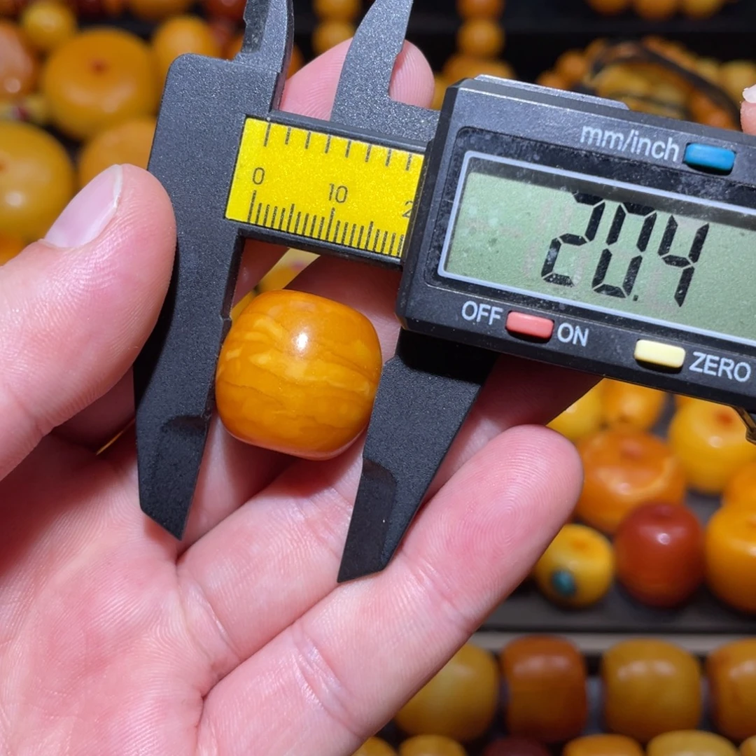 琥珀未镶嵌裸石墩子