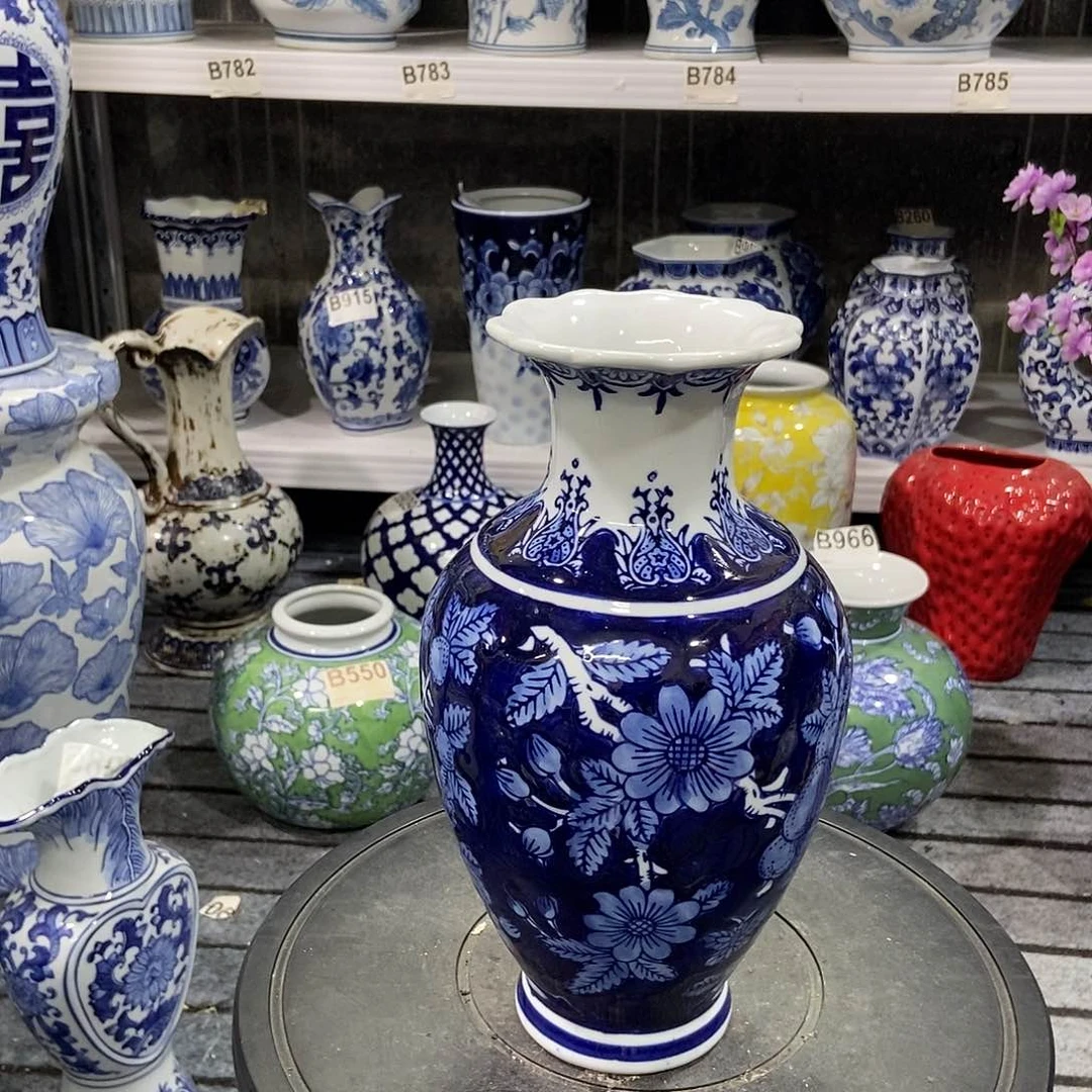 摆件花瓶手绘釉下彩