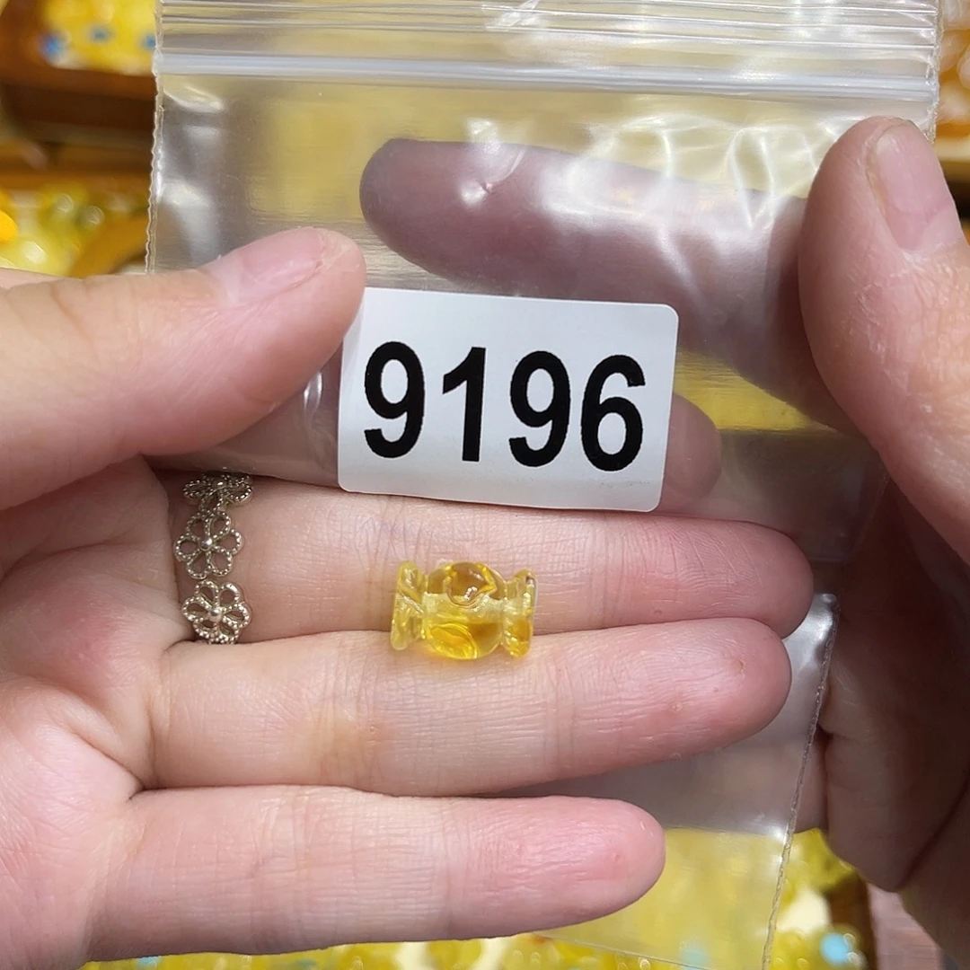 琥珀未镶嵌颈饰蜜蜡