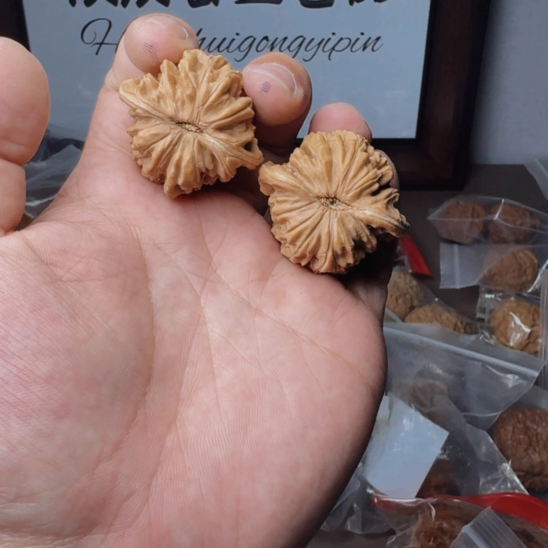 文玩核桃把件汉高楼165